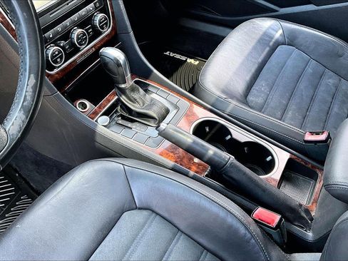 Used 2013 Volkswagen Passat TDI SEL Premium FWD image 17