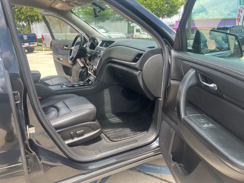 Used 2015 Chevrolet Traverse LT FWD image 25