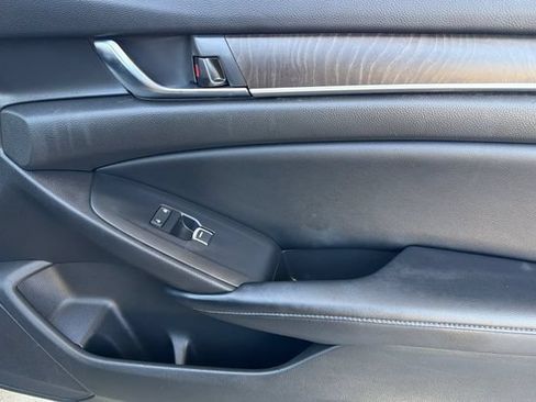 Certified 2018 Honda Accord EX image 21