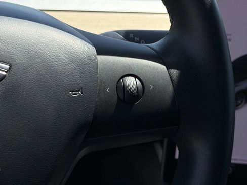 Used 2020 Tesla Model Y Long Range AWD/4WD image 10