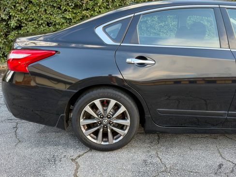 Used 2016 Nissan Altima 2.5 SV w/ Convenience Package image 8