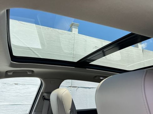 Used 2019 Cadillac XT4 Premium Luxury FWD image 14