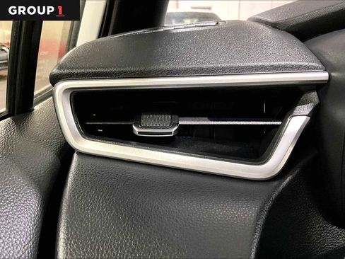 Certified 2022 Toyota Corolla SE image 33