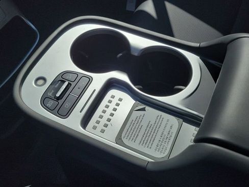 New 2026 Hyundai Ioniq 9 Limited image 13