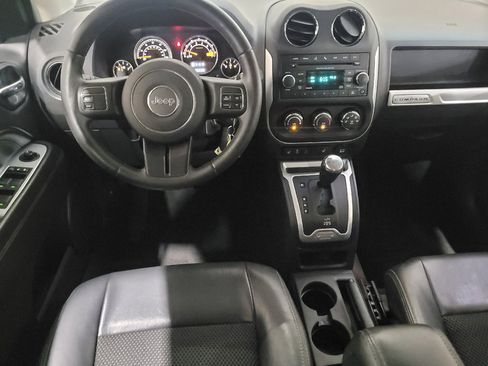 Used 2014 Jeep Compass Latitude w/ Sun/Sound Group AWD/4WD image 22