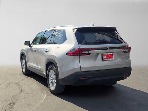 Used 2026 Toyota Grand Highlander FWD image 5