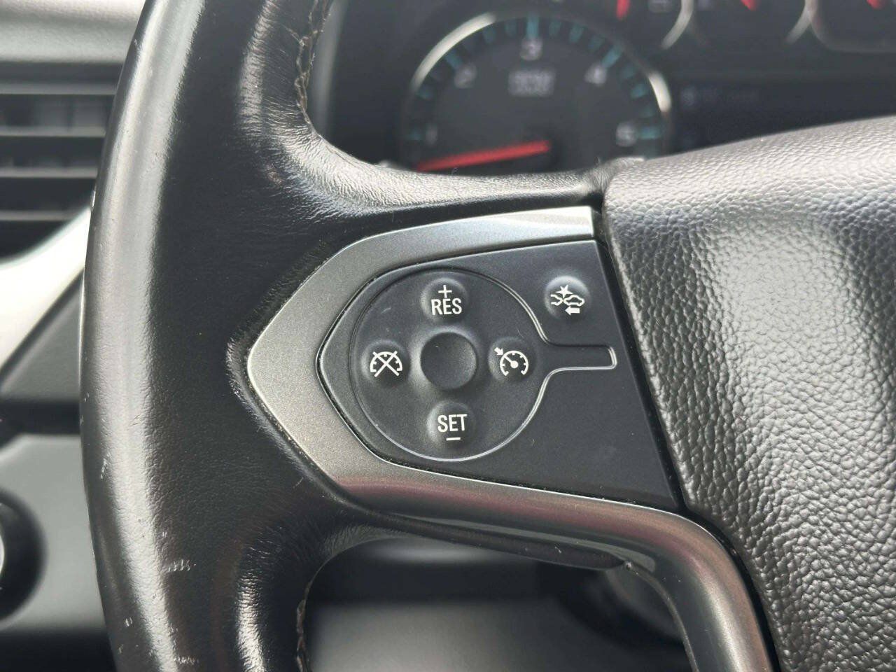 Used 2018 Chevrolet Tahoe LT AWD/4WD image 32