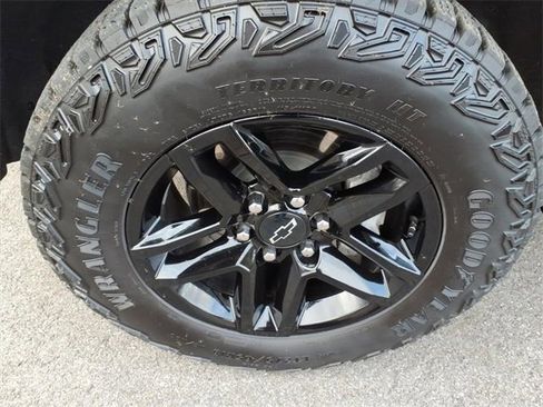 Used 2024 Chevrolet Silverado 1500 Custom Trail Boss w/ Midnight Edition image 10