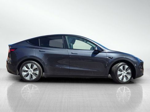 Used 2024 Tesla Model Y Long Range AWD/4WD image 4