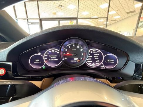 Used 2021 Porsche Cayenne Coupe image 14