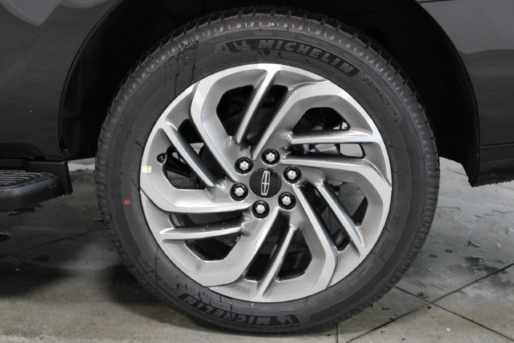 New 2026 Lincoln Navigator Premiere AWD/4WD image 18