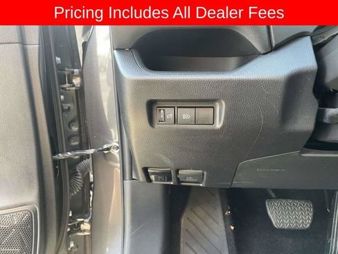 Used 2025 Toyota RAV4 XLE AWD/4WD image 21