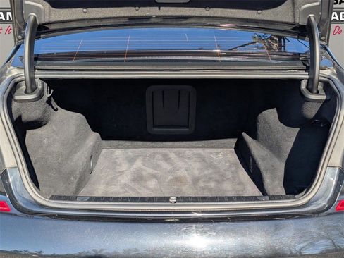 Used 2017 BMW 750i image 11