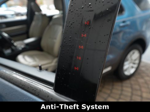 Used 2018 Ford Explorer XLT w/ Equipment Group 202A image 33