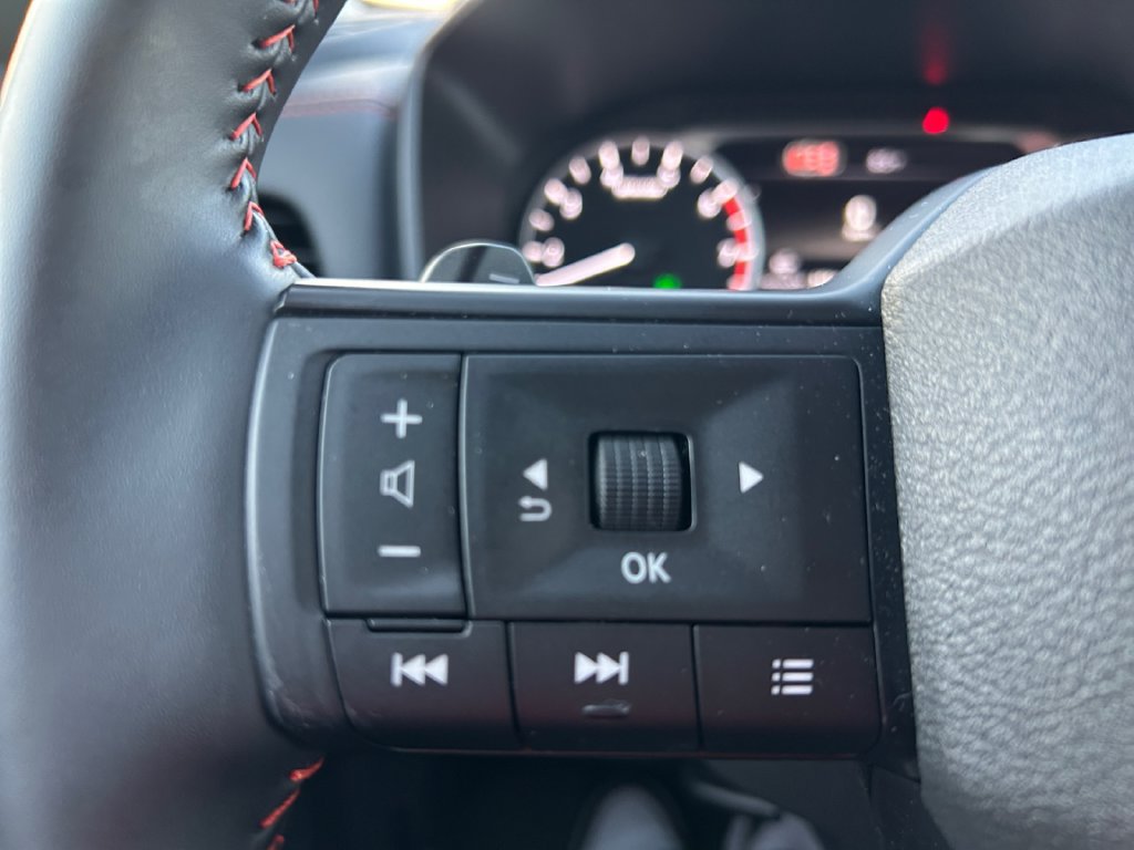 Used 2026 Nissan Rogue SV AWD/4WD image 36