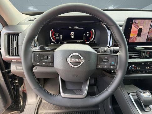 New 2026 Nissan Pathfinder SL AWD/4WD image 17