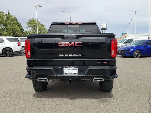 Used 2023 GMC Sierra 1500 AT4 w/ Technology Package AWD/4WD image 9