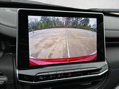 New 2026 Jeep Compass Latitude image 12