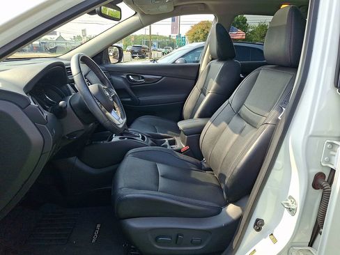 Used 2018 Nissan Rogue SL w/ Premium Package AWD/4WD image 13