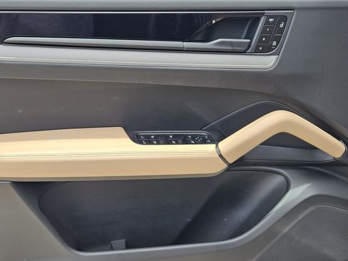 Certified 2026 Porsche Cayenne AWD/4WD image 22