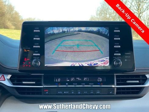 Used 2024 Toyota Sienna XSE FWD image 28