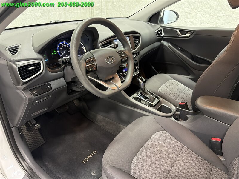 Used 2018 Hyundai Ioniq Blue FWD image 3