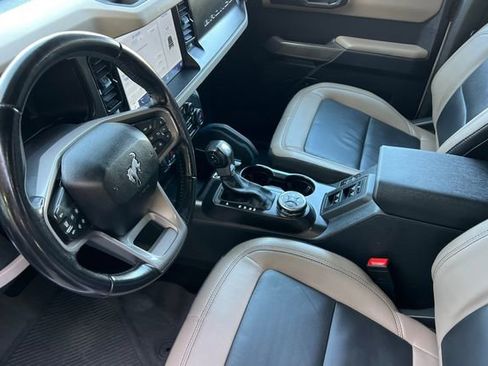 Used 2023 Ford Bronco Wildtrak image 4