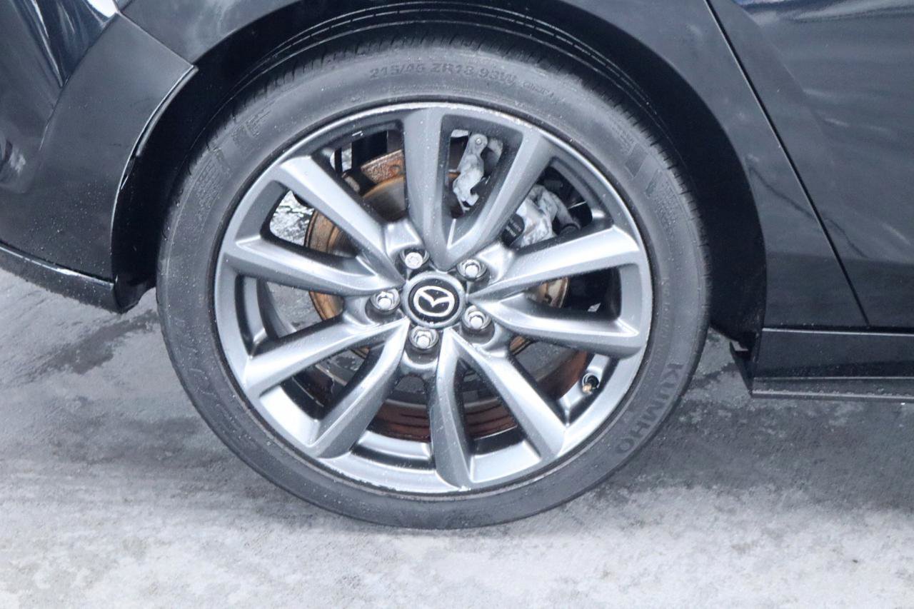 Used 2020 MAZDA MAZDA3 Hatchback FWD image 5