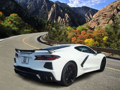 Used 2023 Chevrolet Corvette Stingray Premium Cpe w/ Z51 Performance Package RWD image 3