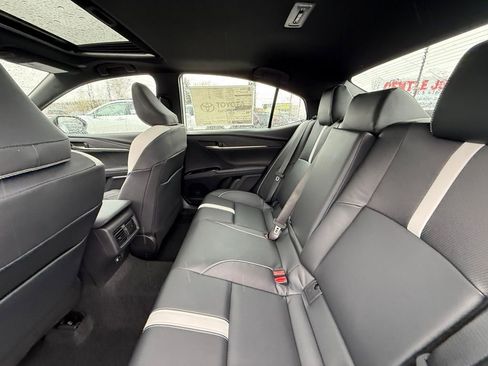 New 2026 Toyota Camry Hybrid image 16