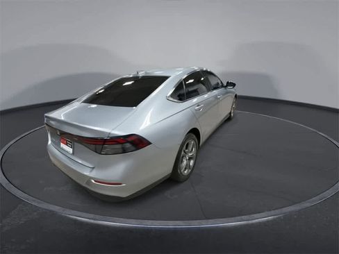 Used 2023 Honda Accord EX image 8