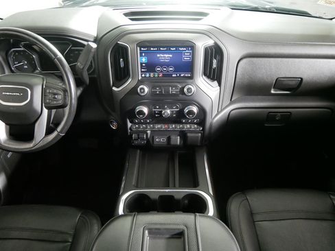 Used 2019 GMC Sierra 1500 Denali w/ Denali Ultimate Package AWD/4WD image 10