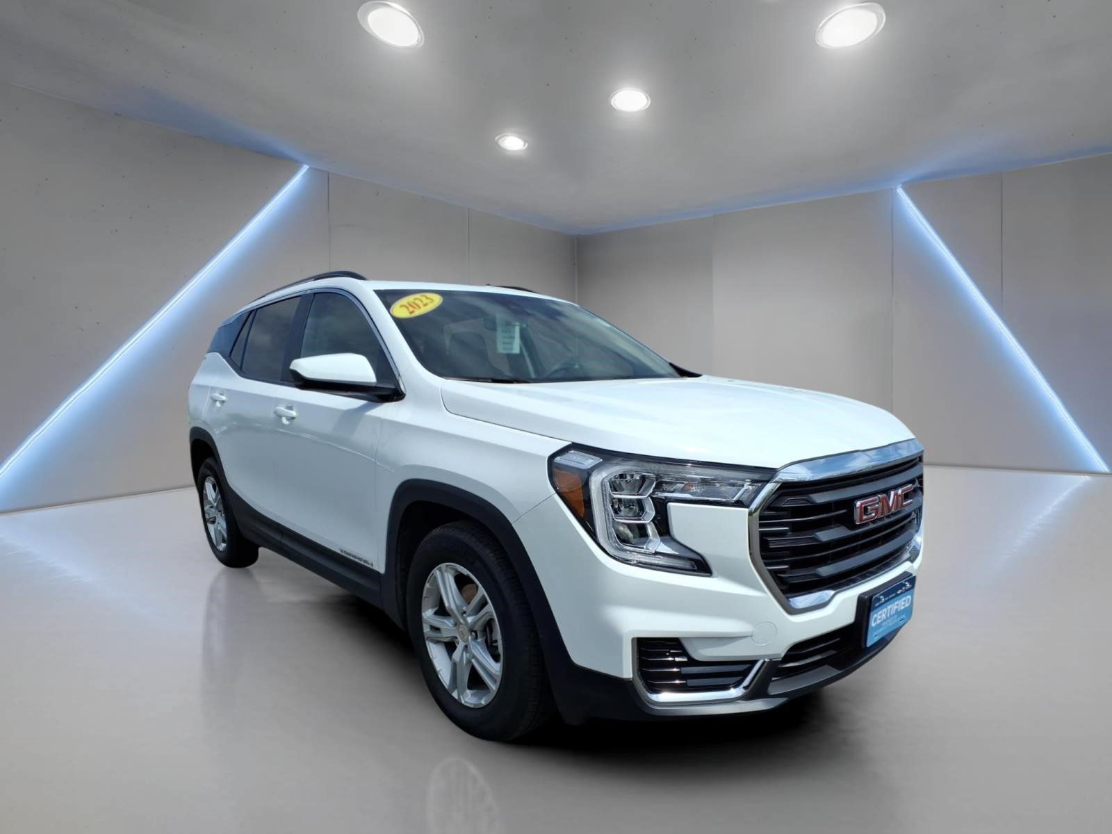 Certified 2023 GMC Terrain SLE w/ Driver Convenience Package FWD image 1