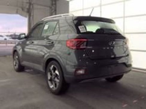 Used 2025 Hyundai Venue SEL FWD image 24