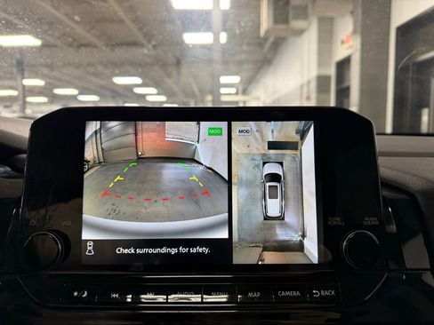 Used 2023 Nissan Pathfinder SL w/ SL Premium Package image 13