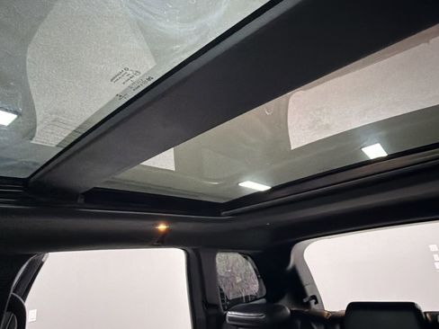 Used 2018 Jeep Grand Cherokee Trailhawk w/ Trailhawk Luxury Group AWD/4WD image 25