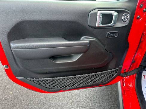 Used 2022 Jeep Wrangler Unlimited Sport image 14