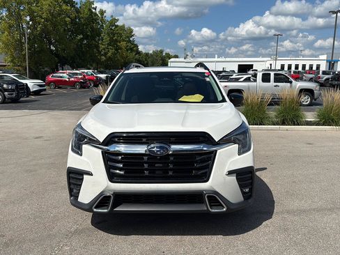 Used 2024 Subaru Ascent Touring AWD/4WD image 8