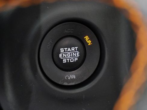 Used 2021 Jeep Gladiator Mojave AWD/4WD image 26