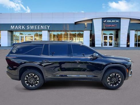Used 2024 Chevrolet Traverse Z71 w/ Enhanced Driving Package AWD/4WD image 35