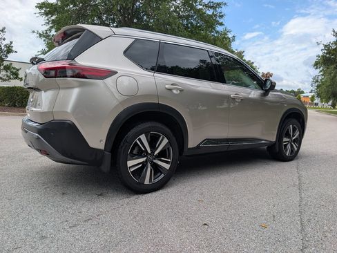 Used 2023 Nissan Rogue SL w/ SL Premium Package FWD image 9