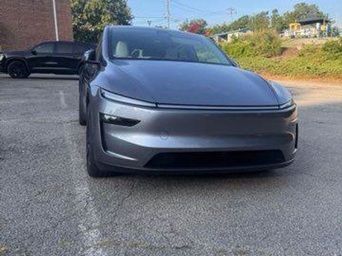 Used 2026 Tesla Model Y Long Range AWD/4WD image 2