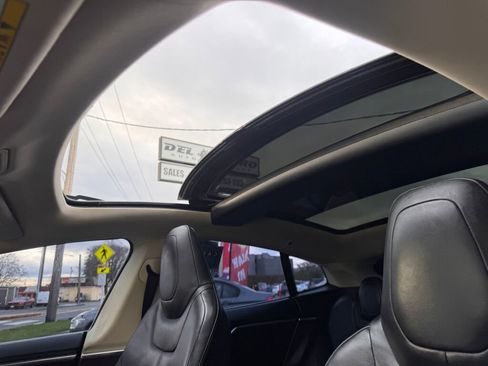Used 2013 Tesla Model S image 17