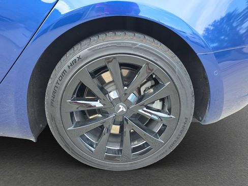 Used 2022 Tesla Model 3 Long Range AWD/4WD image 5
