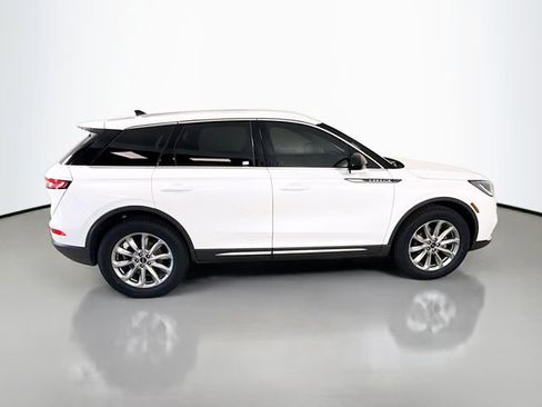 Used 2022 Lincoln Corsair AWD w/ Premium Package image 8