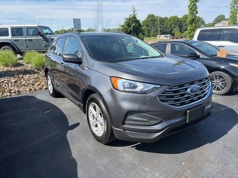 Used 2020 Ford Edge SE FWD image 3