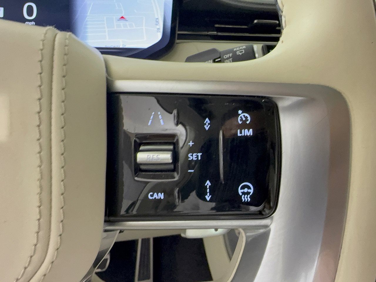 Used 2023 Land Rover Range Rover SV AWD/4WD image 19
