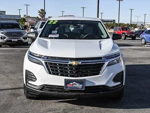 Used 2022 Chevrolet Equinox LS w/ LS Convenience Package FWD image 2