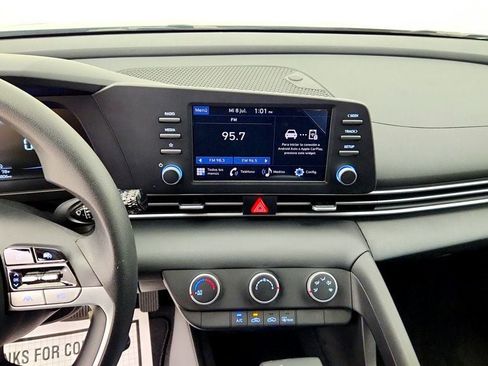 Used 2025 Hyundai Elantra SE w/ Cargo Package FWD image 15