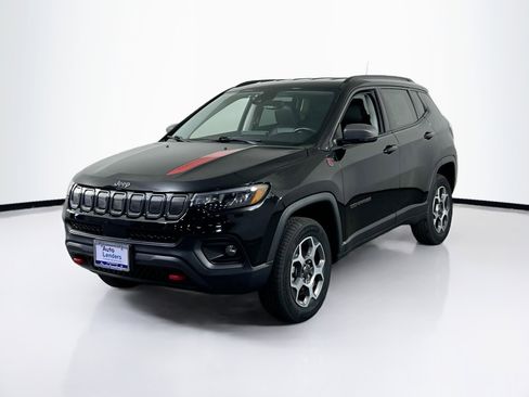 Used 2022 Jeep Compass Trailhawk w/ Trailhawk Convenience Group AWD/4WD image 1